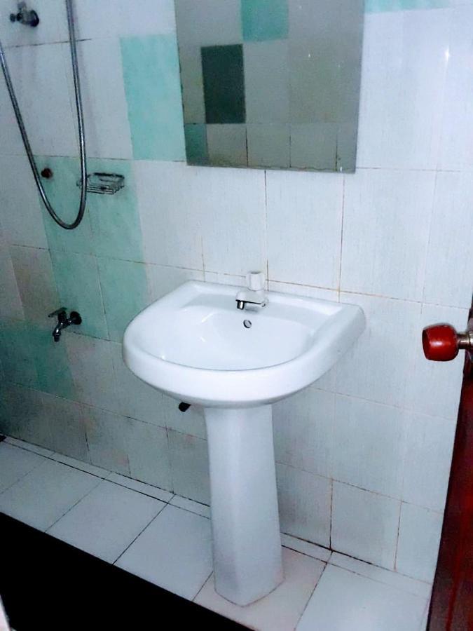 Black And White Kandy Guest House 02 Deiyannewela المظهر الخارجي الصورة