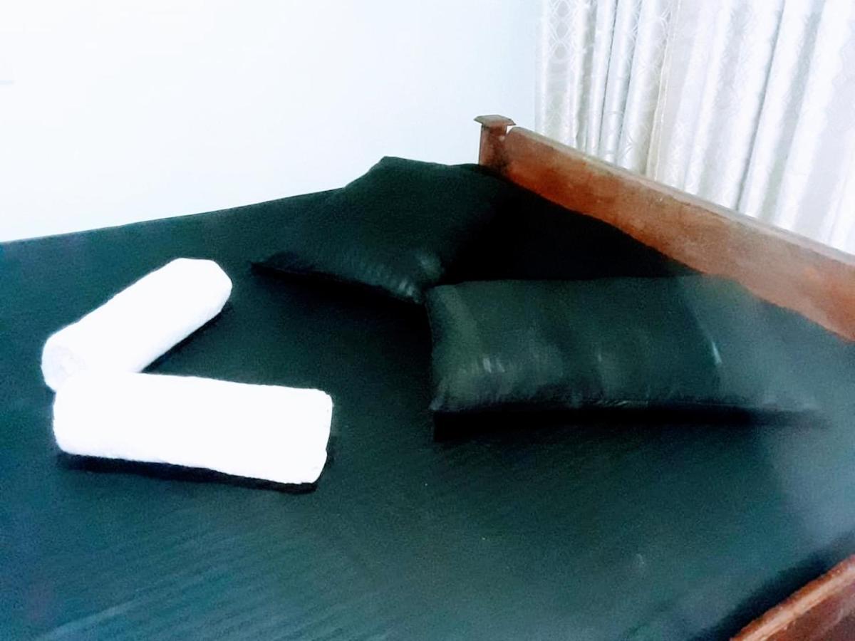 Black And White Kandy Guest House 02 Deiyannewela المظهر الخارجي الصورة