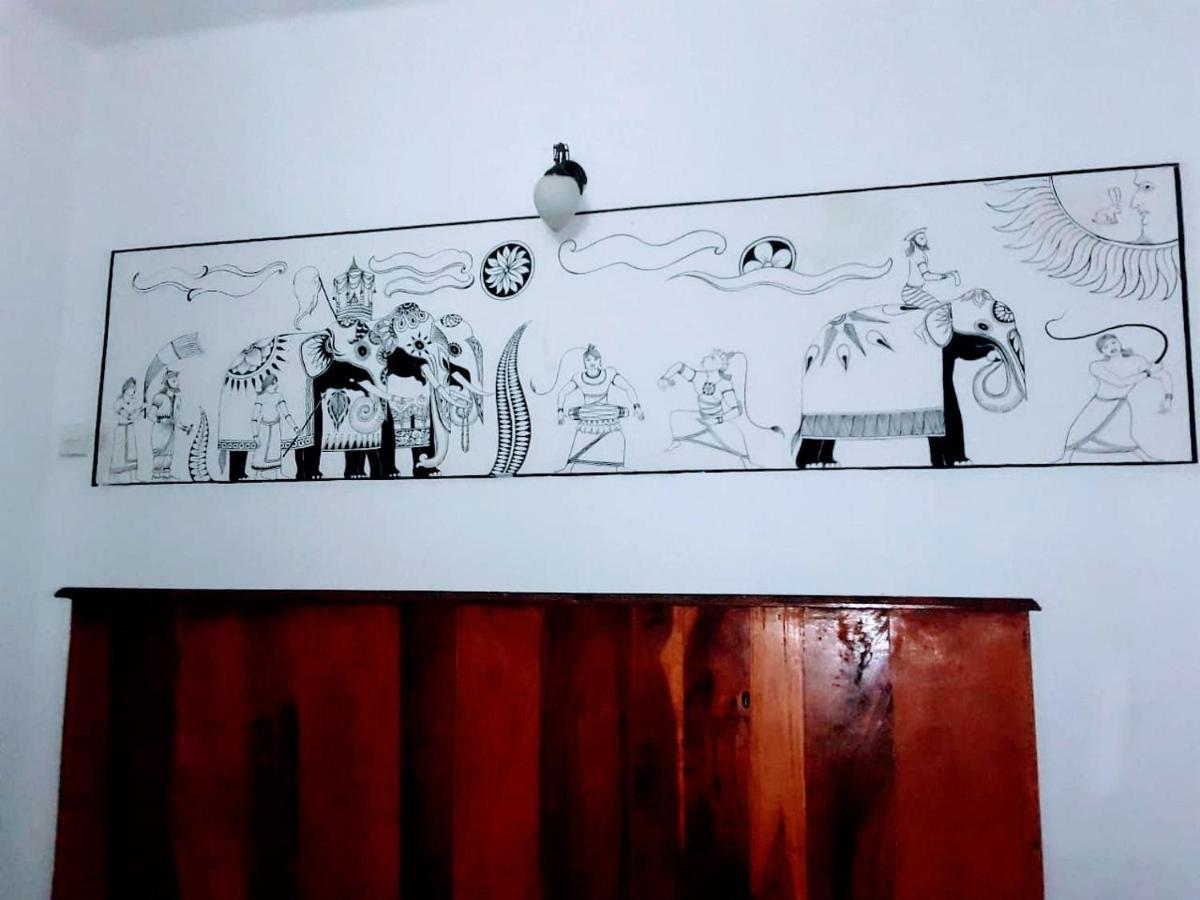 Black And White Kandy Guest House 02 Deiyannewela المظهر الخارجي الصورة