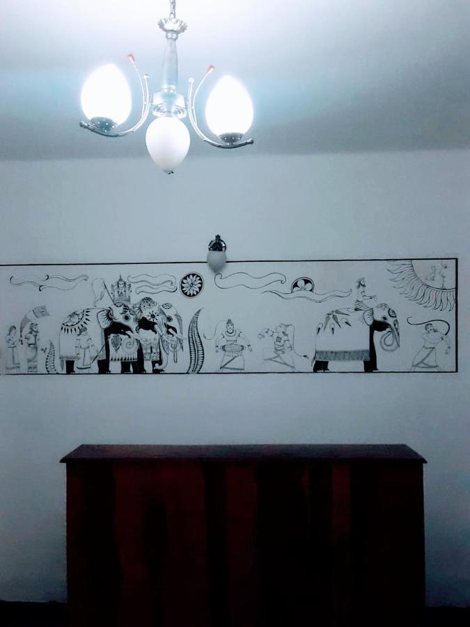 Black And White Kandy Guest House 02 Deiyannewela المظهر الخارجي الصورة