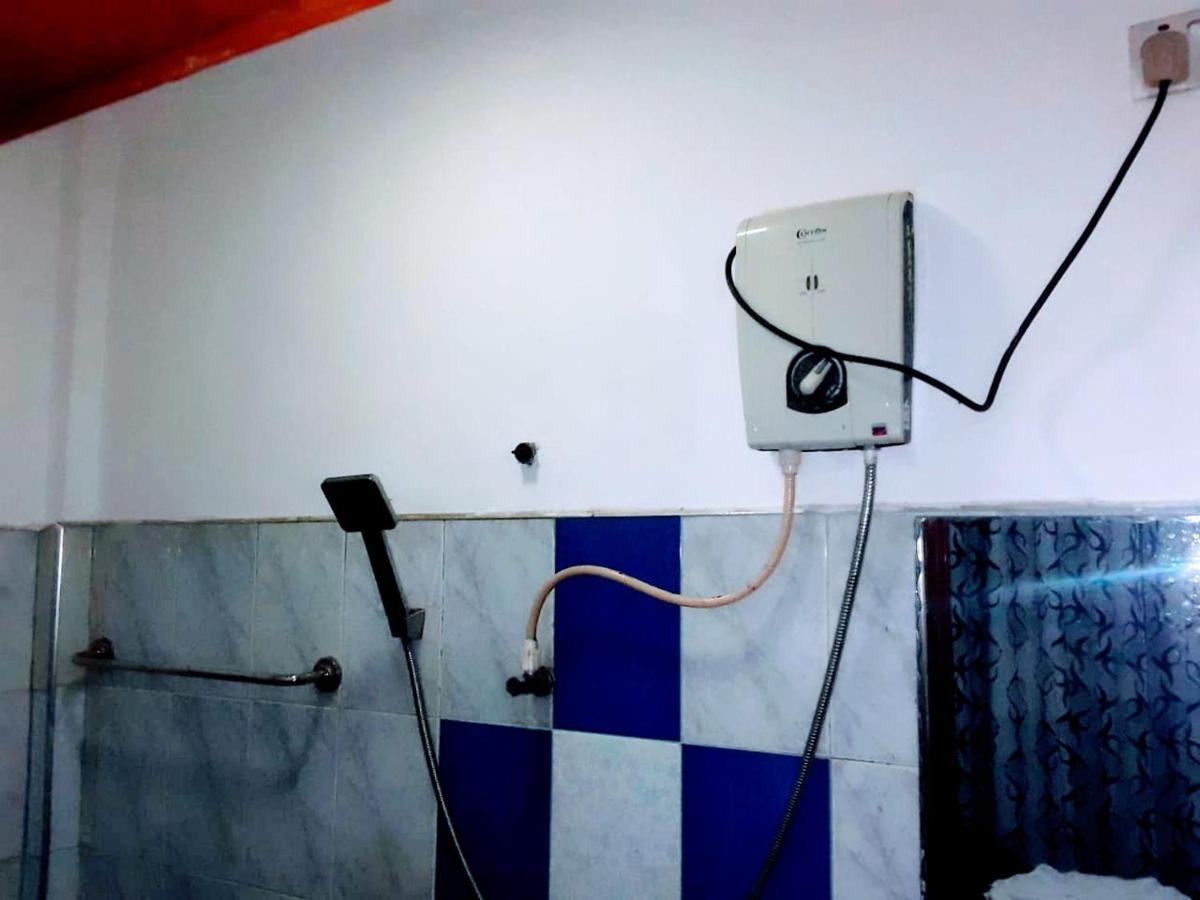 Black And White Kandy Guest House 02 Deiyannewela المظهر الخارجي الصورة