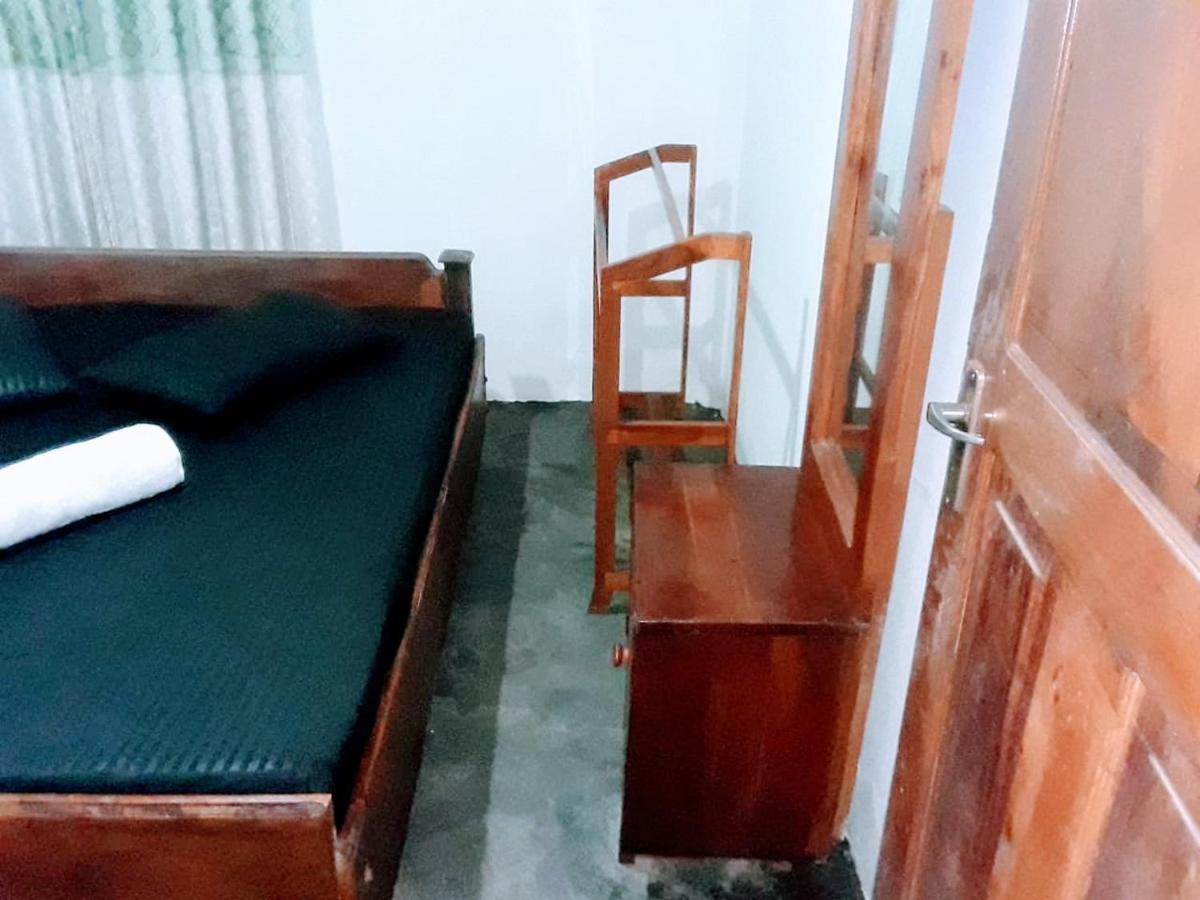 Black And White Kandy Guest House 02 Deiyannewela المظهر الخارجي الصورة