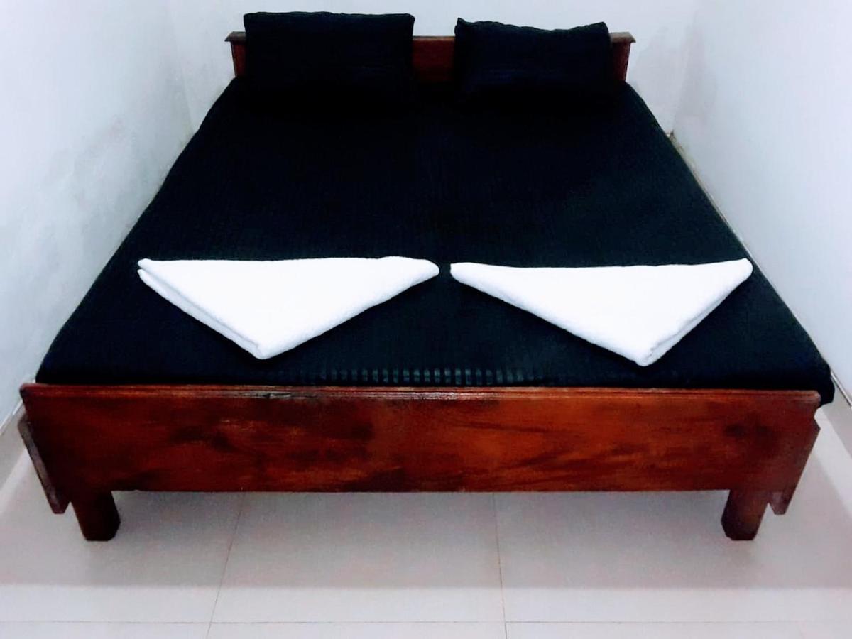 Black And White Kandy Guest House 02 Deiyannewela المظهر الخارجي الصورة