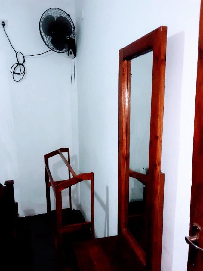 Black And White Kandy Guest House 02 Deiyannewela المظهر الخارجي الصورة