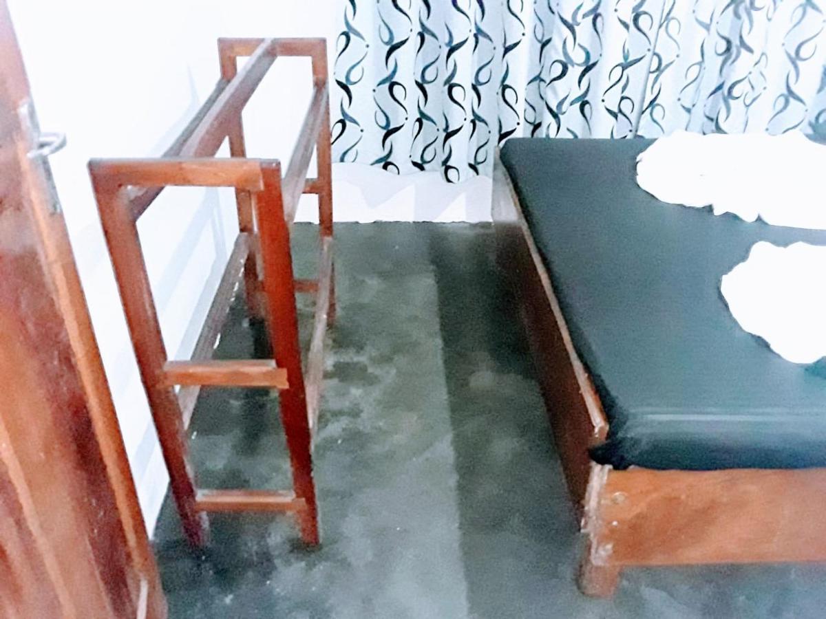 Black And White Kandy Guest House 02 Deiyannewela المظهر الخارجي الصورة