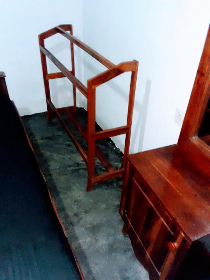 Black And White Kandy Guest House 02 Deiyannewela المظهر الخارجي الصورة