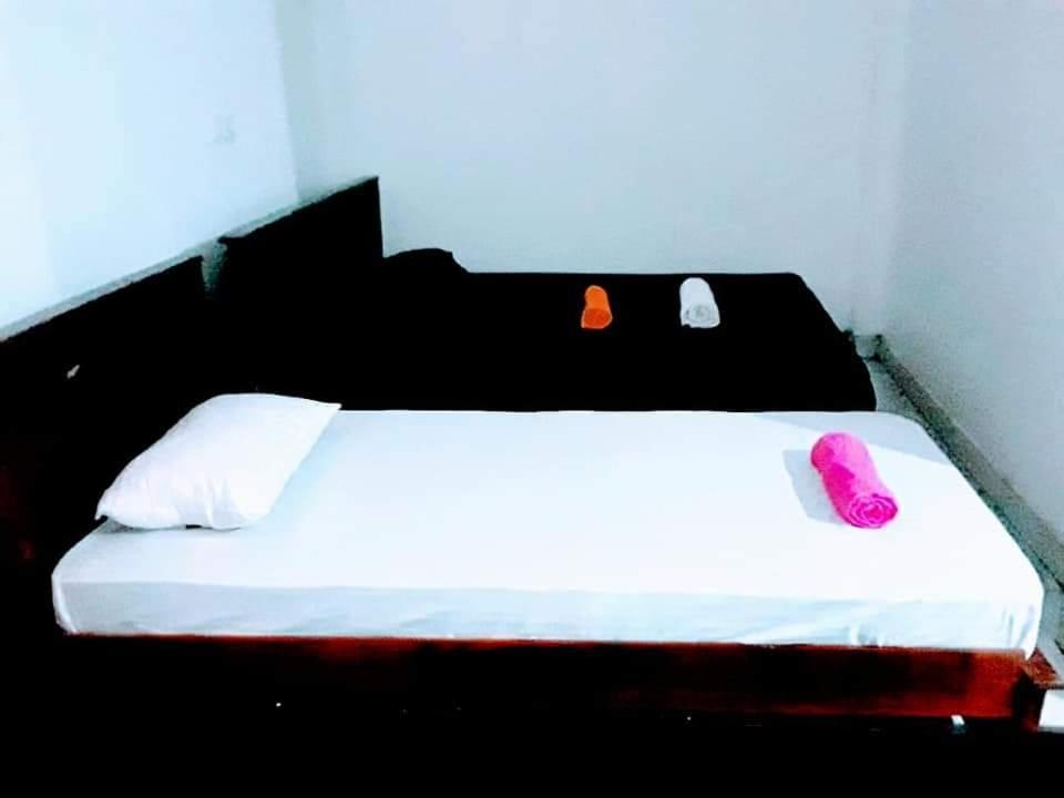 Black And White Kandy Guest House 02 Deiyannewela المظهر الخارجي الصورة