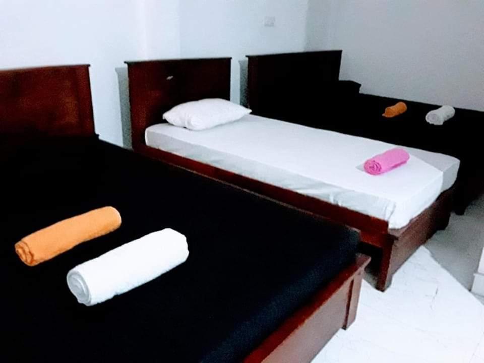 Black And White Kandy Guest House 02 Deiyannewela المظهر الخارجي الصورة